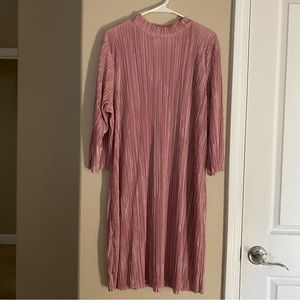 🪩BOOHOO Pink Ribbed Plisse Long Sleeve Shift Dress